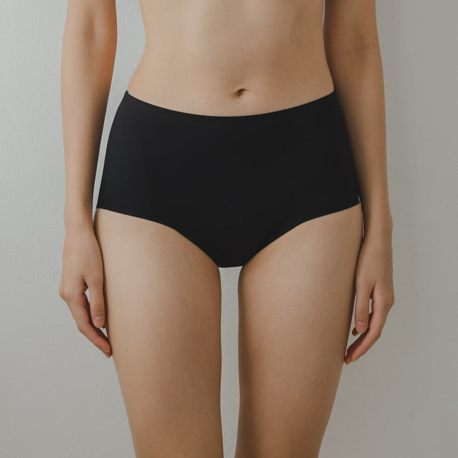[ARRIVING 10.25] Hey Period! Overnight Seamless Mid-Rise Cheekie in Buttery Black