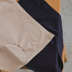 [ARRIVING 10.25] No-Camel-Toe SmoothGuard Mid-Rise Seamless Cheekie in Buttery Black