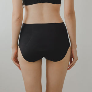 [ARRIVING 10.25] Hey Period! Overnight Seamless Mid-Rise Cheekie in Buttery Black