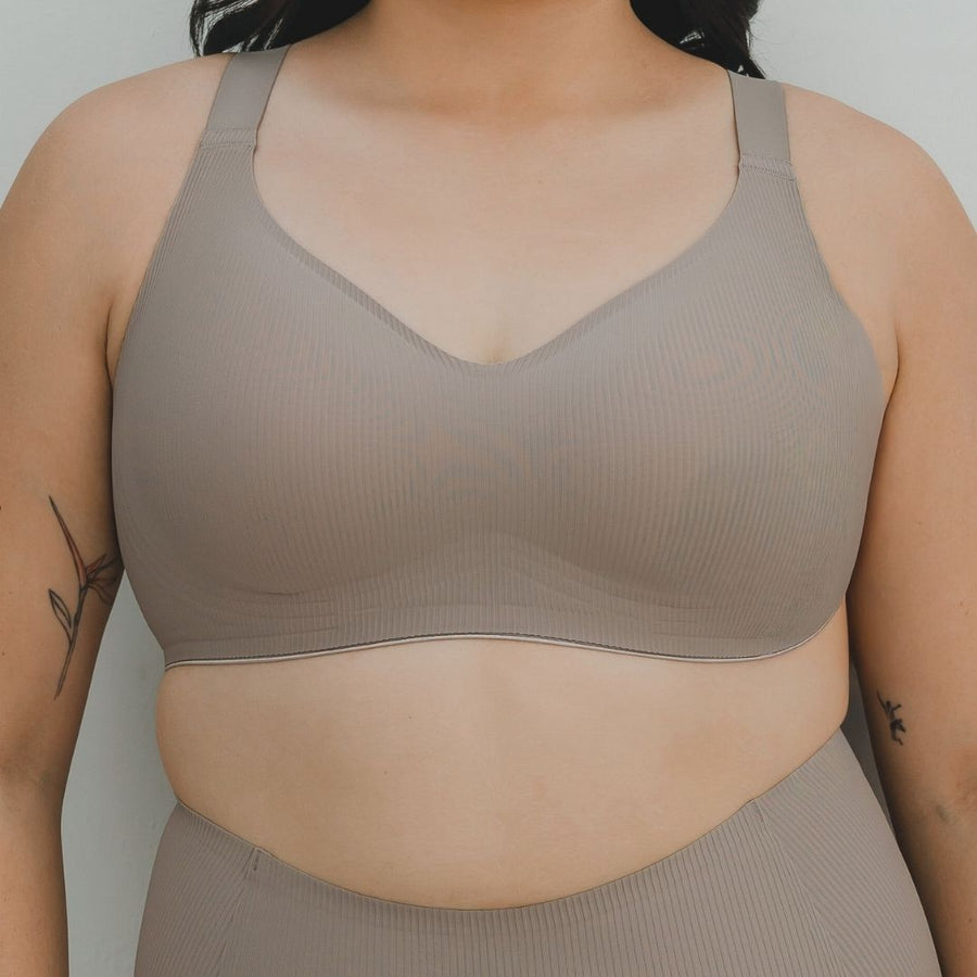 Forme+ V-plunge Wireless Seamless Bra (Machine Wash Edition) in Storm Mocha