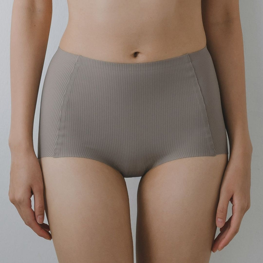 Forme Seamless Super Mid-Rise Rise Cheekie in Storm Mocha