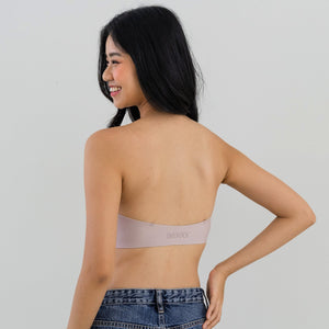 [PRE-ORDER] 365 Front Clasps Anti-Slip Seamless Strapless Wireless Bra in Creamy Sakura (Est. Arrival 2.7)