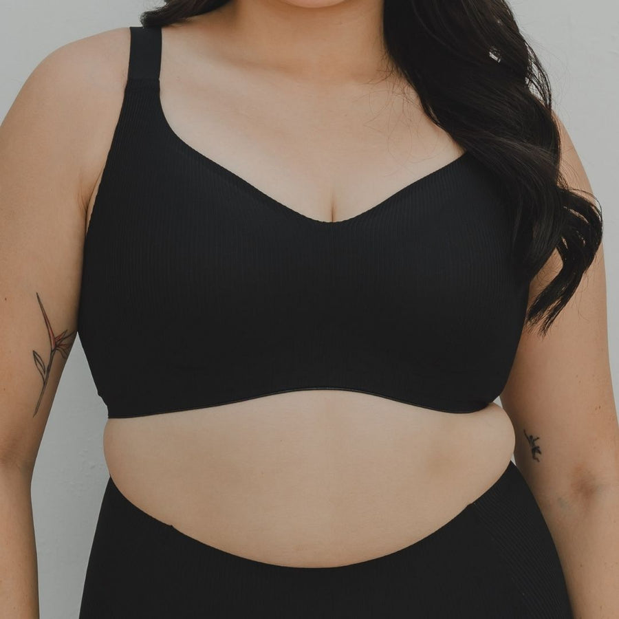 Forme+ V-plunge Wireless Seamless Bra (Machine Wash Edition) in Black