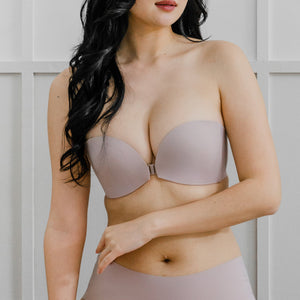 [PRE-ORDER] 365 Front Clasps Anti-Slip Seamless Strapless Wireless Bra in Creamy Sakura (Est. Arrival 2.7)