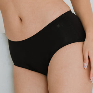 [ARRIVING 10.25] Hey Period! Seamless Mid-Rise Cheekie in Buttery Black