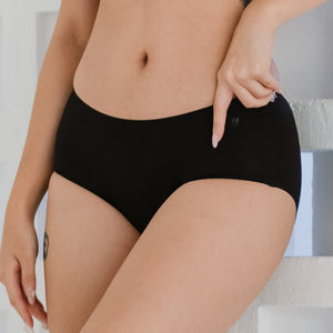 [ARRIVING 10.25] Hey Period! Seamless Mid-Rise Cheekie in Buttery Black