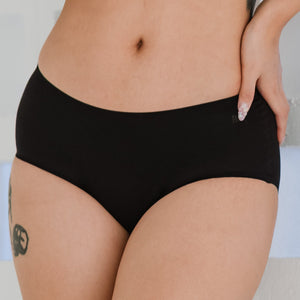 [ARRIVING 10.25] Hey Period! Seamless Mid-Rise Cheekie in Buttery Black